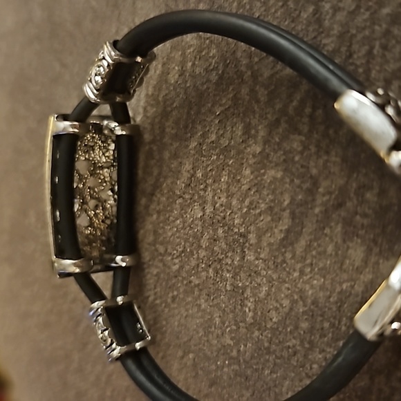 3/$20 Black Cord Floral Filigree Bracelet - Picture 6 of 6
